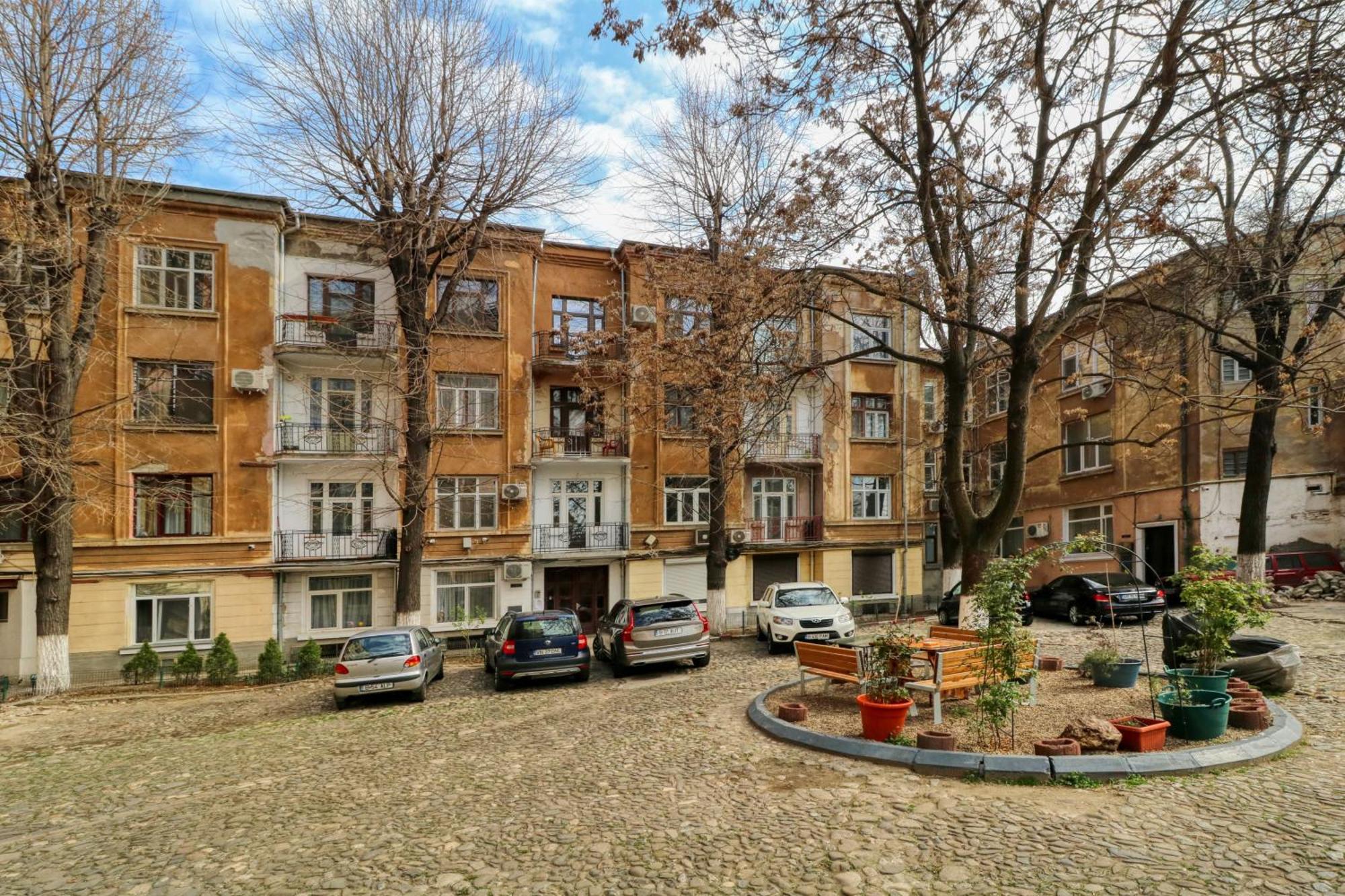 Neo-Classic Design Near Downtown Bukarest Exterior foto